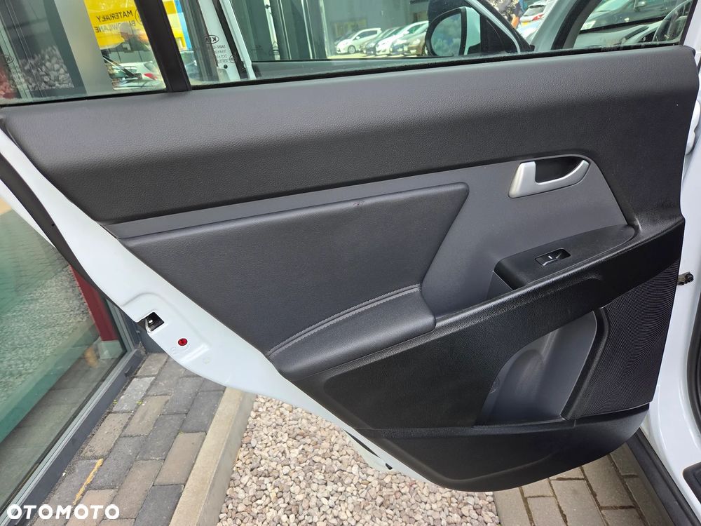 Kia Sportage 1.7 CRDI 2WD Attract - 24