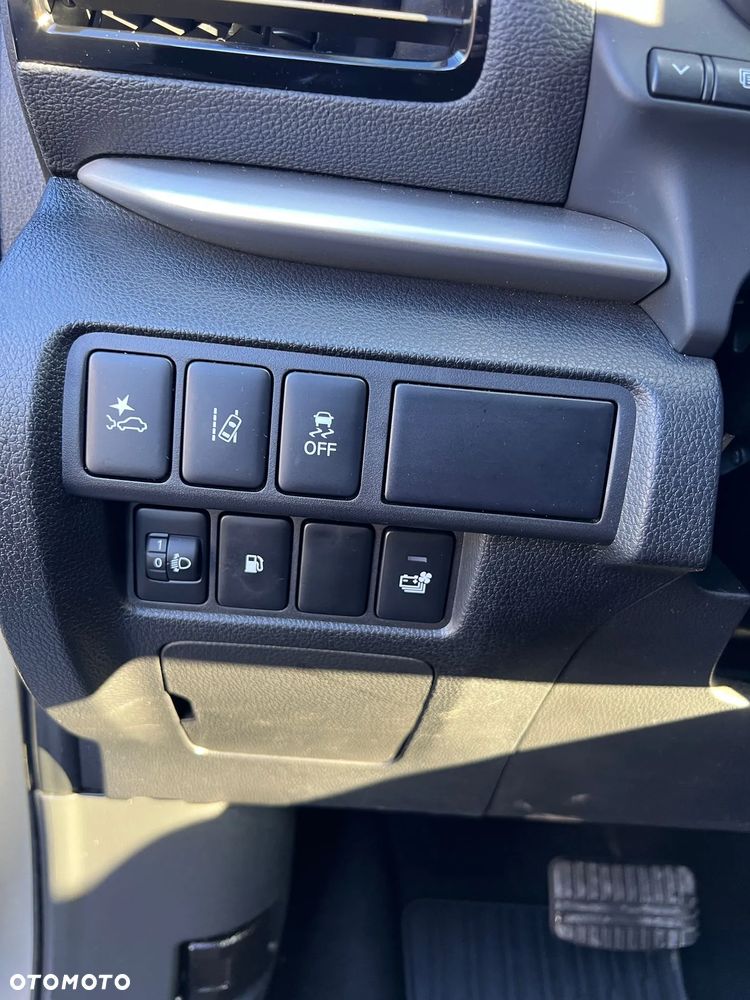 Mitsubishi Eclipse Cross - 16