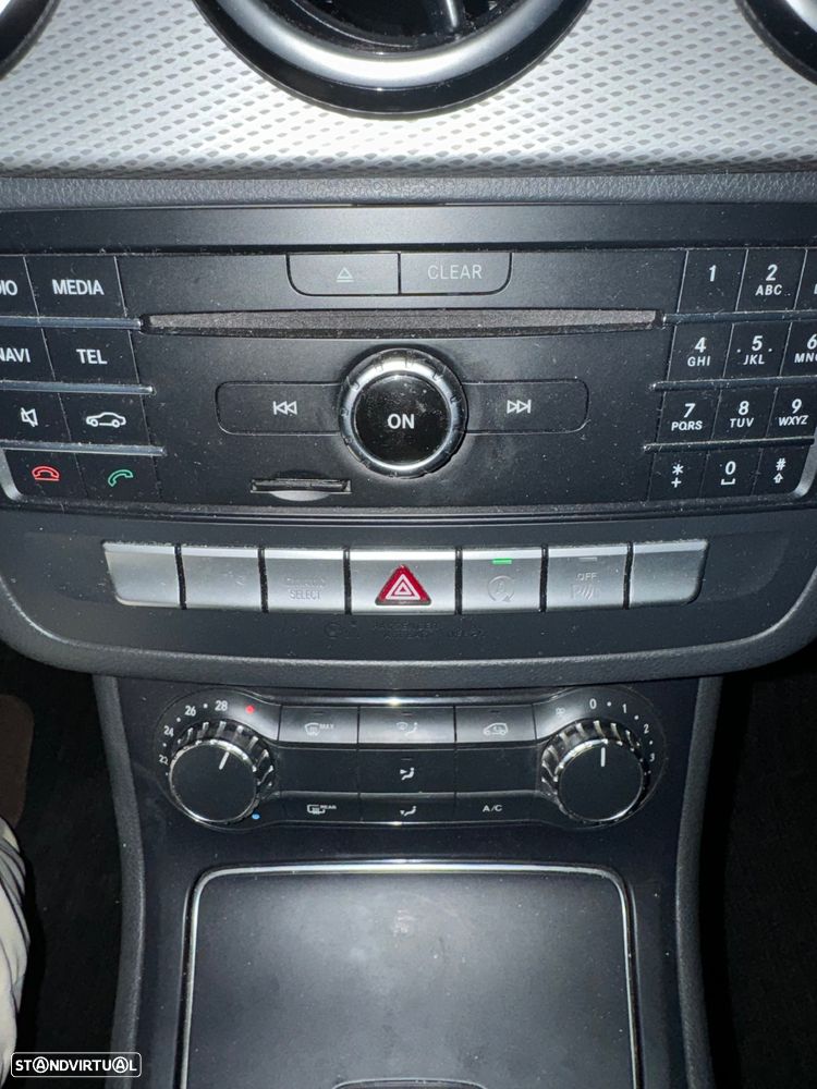 Mercedes-Benz B 180 d Urban - 34