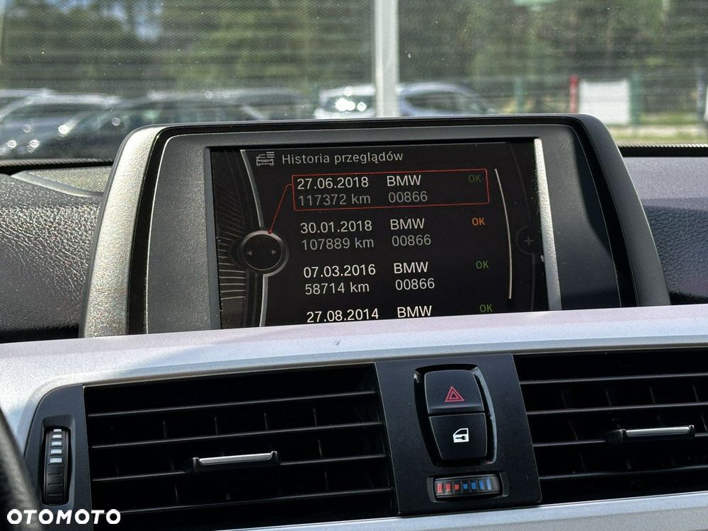 BMW Seria 3 320d DPF Touring - 33