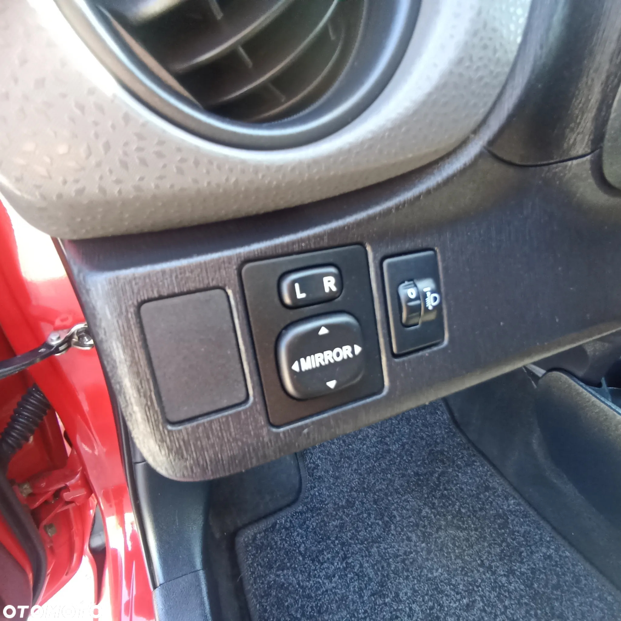 Toyota Yaris 1.0 Premium - 13