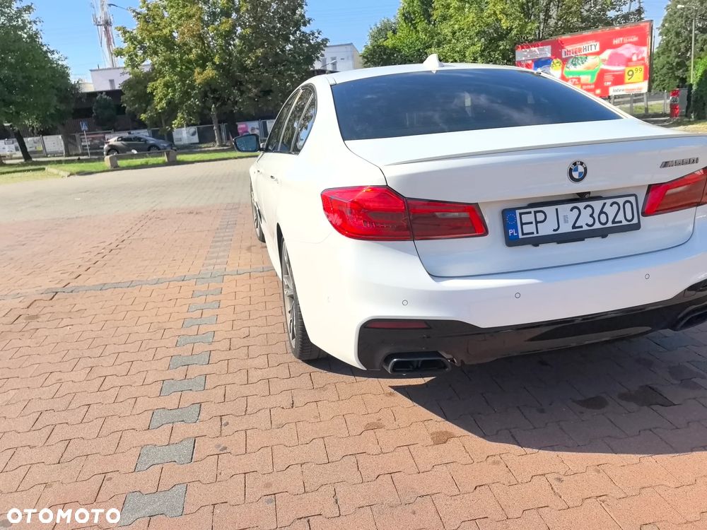 BMW Seria 5 M550i xDrive sport - 9