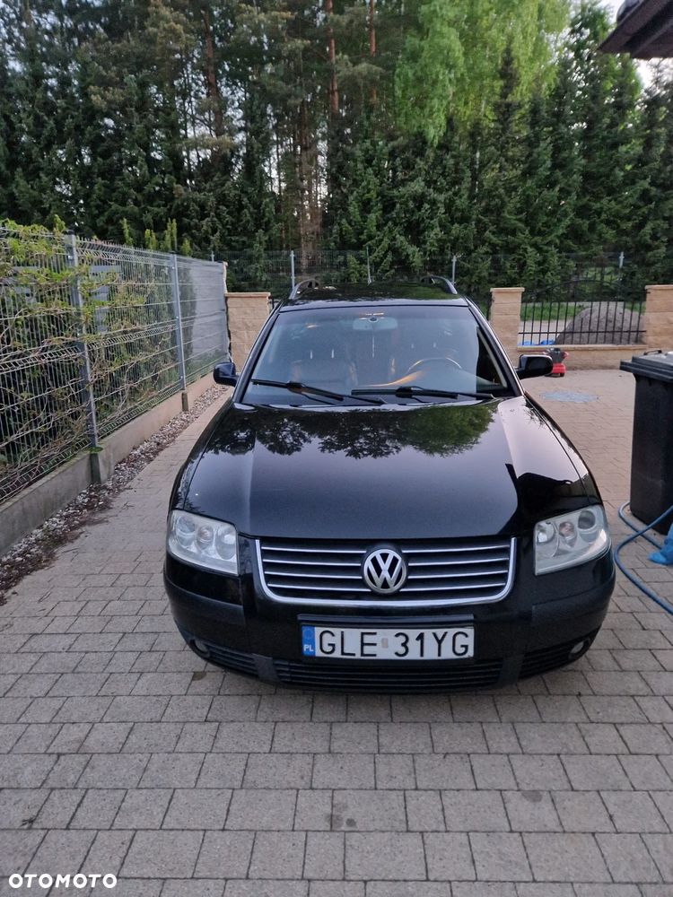 Volkswagen Passat 1.9 TDI Highline - 1