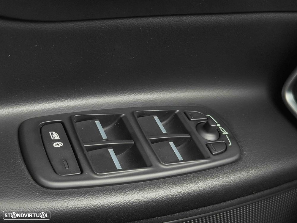 Jaguar XE 2.0 D R-Sport Aut. - 32