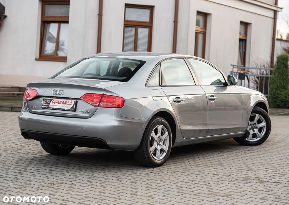 Audi A4 Limousine - 13