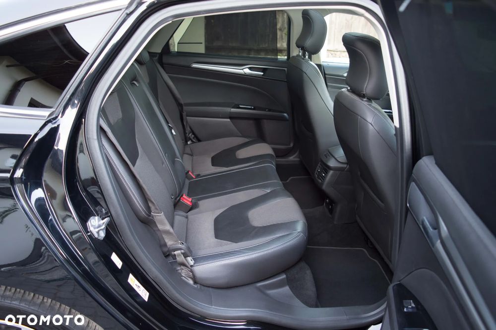 Ford Mondeo 2.0 TDCi Titanium PowerShift - 36