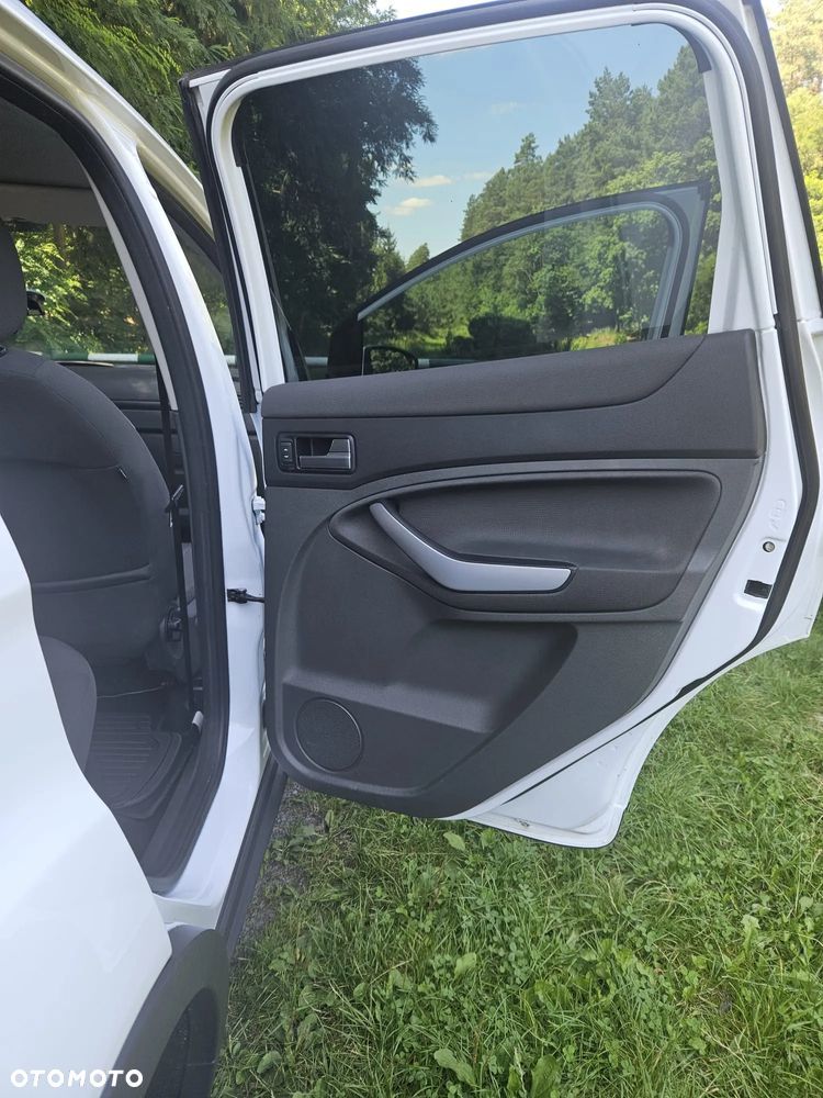 Ford Kuga - 10