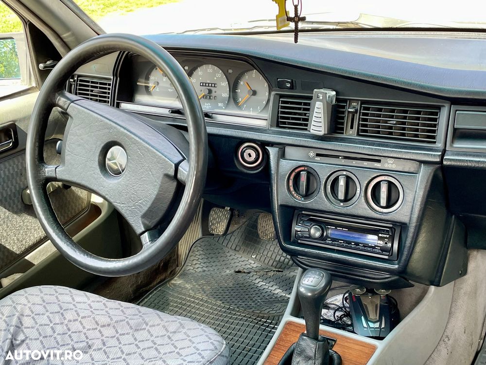 Mercedes-Benz 190 - 7