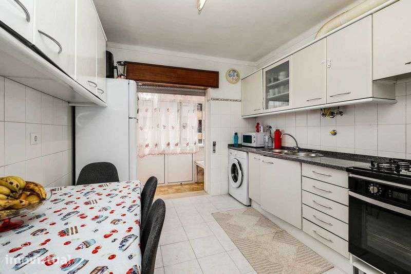 APARTAMENTO T3 VENDA NO CARREGADO PERTO DO OUTLET SHOPPING CAMPERA - Grande imagem: 3/12