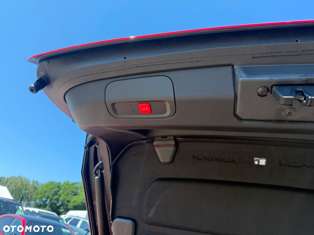 Peugeot 408 - 26