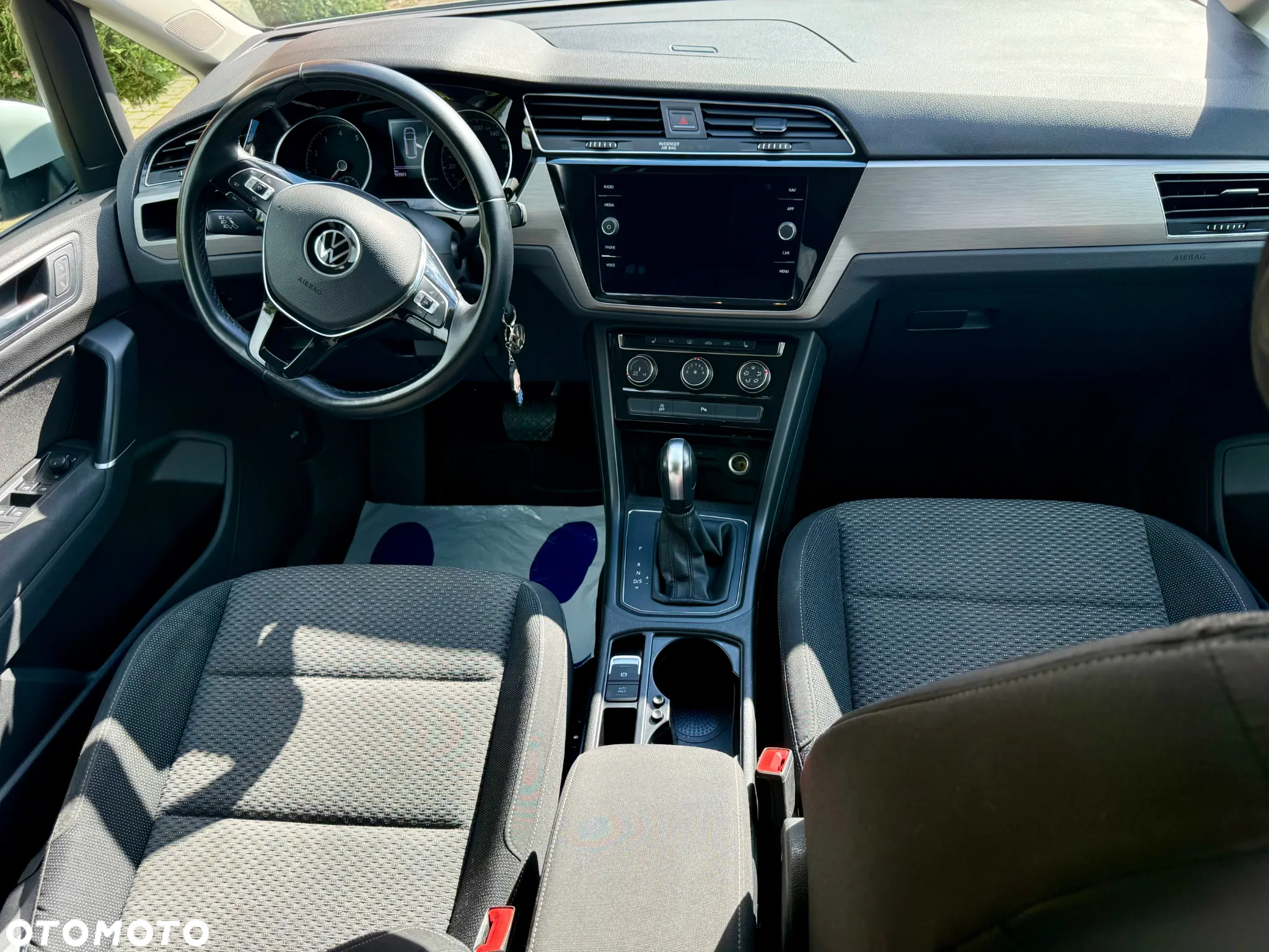 Volkswagen Touran - 11