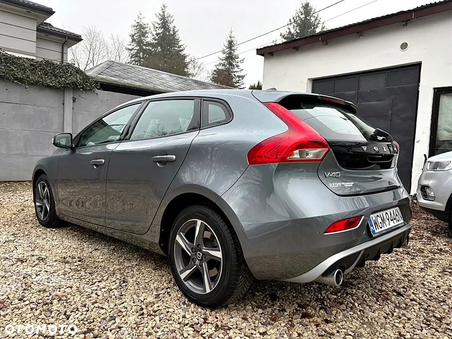Volvo V40 D2 Momentum - 4