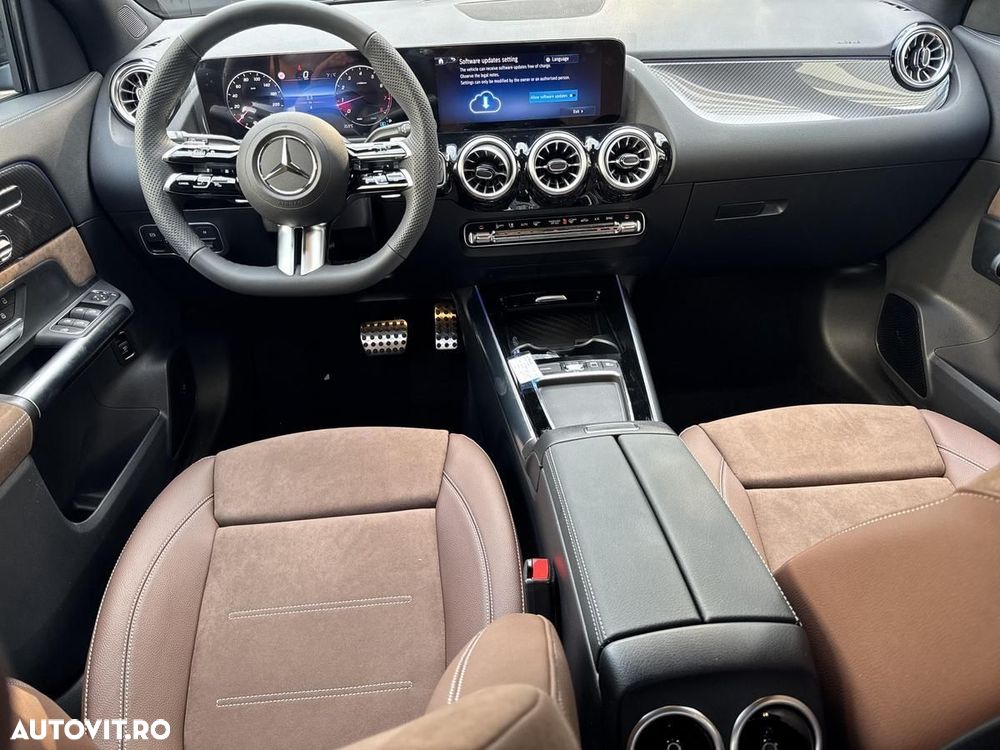 Mercedes-Benz GLA - 12