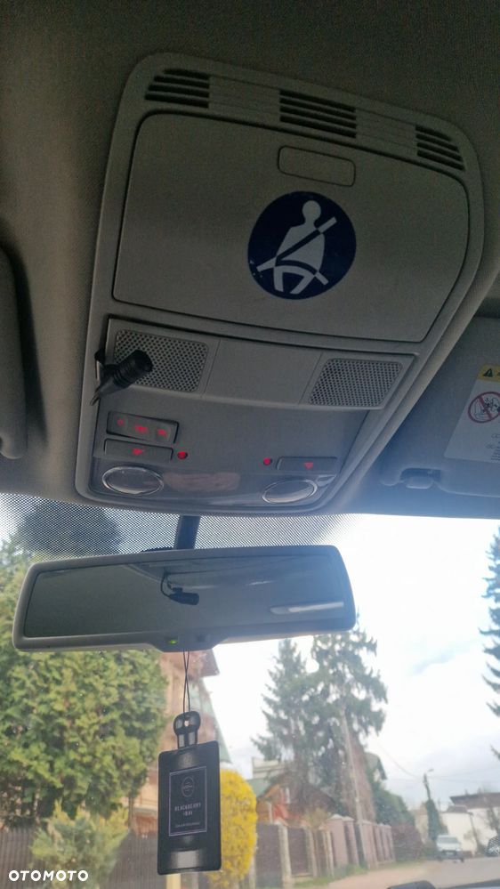 Volkswagen Passat - 24