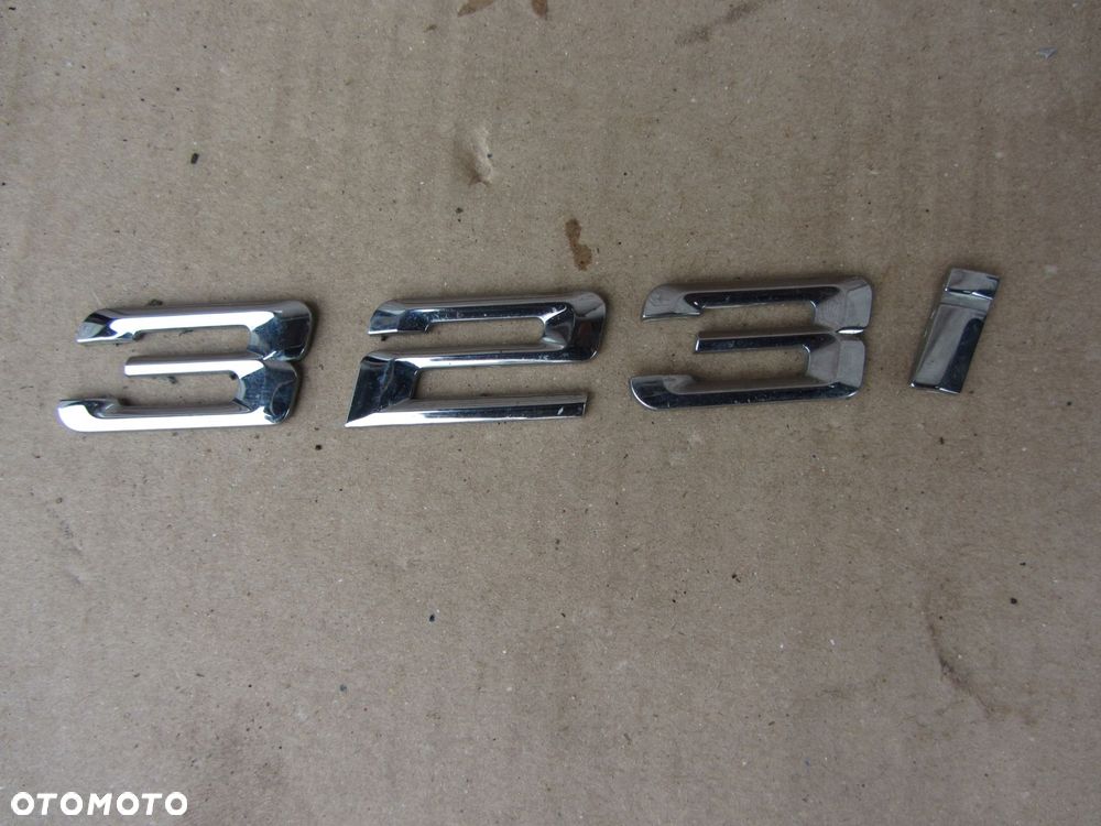 znaczek emblemat na klapę bmw e46 325 i 2.5 i - 1