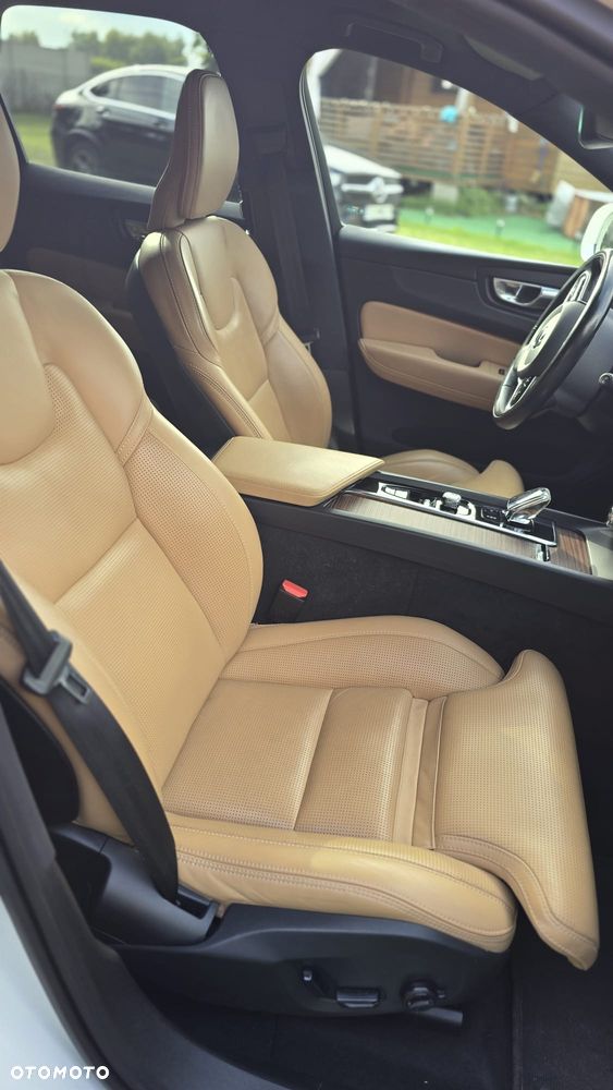 Volvo XC 60 B4 D Inscription - 13