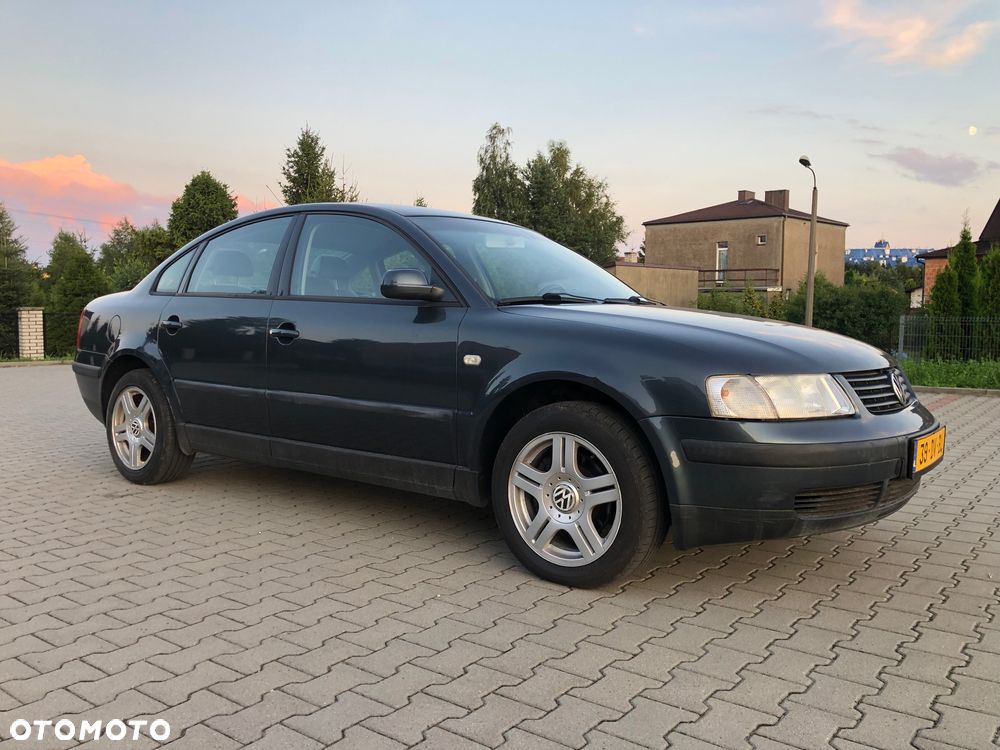 Volkswagen Passat 2.3 V5 Highline - 9