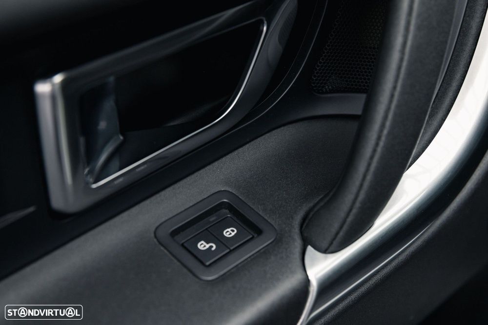 Land Rover Discovery Sport 2.0 TD4 SE Auto - 35