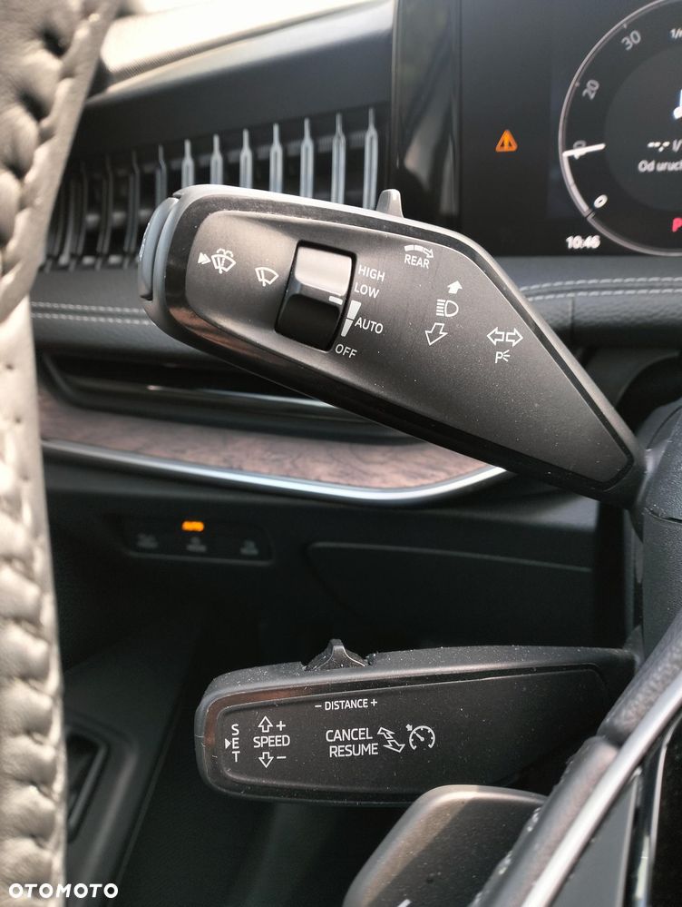 Skoda Superb 2.0 TDI SCR 4x4 L&K DSG - 9