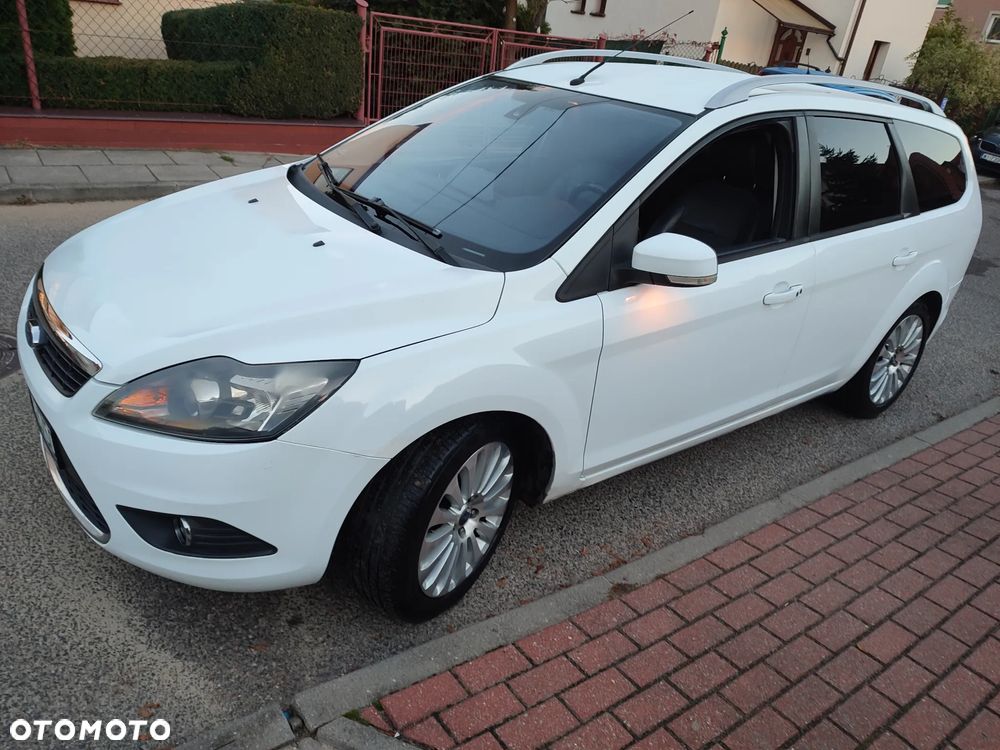Ford Focus 2010 photo 3