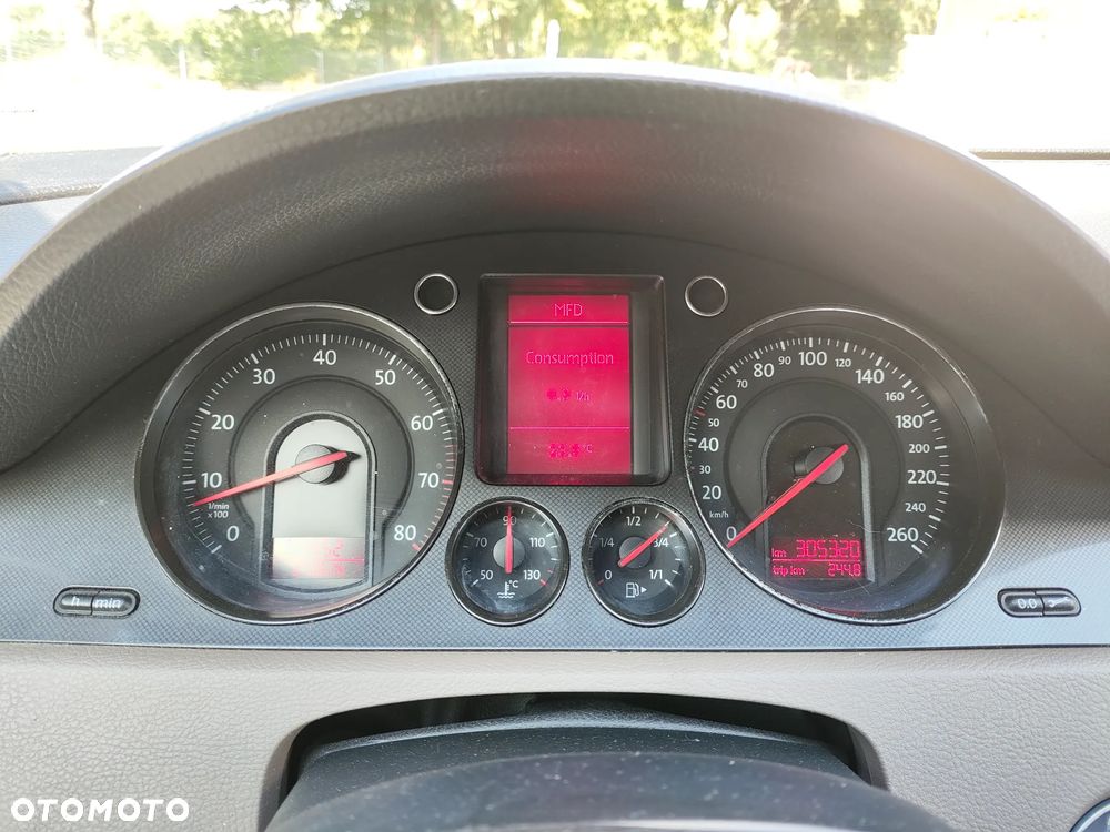 Volkswagen Passat 2.0 FSI Comfortline - 16