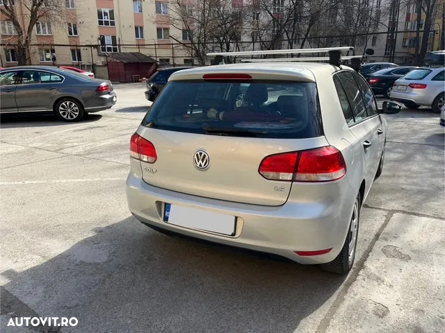 Volkswagen Golf 1.6 Comfortline - 4