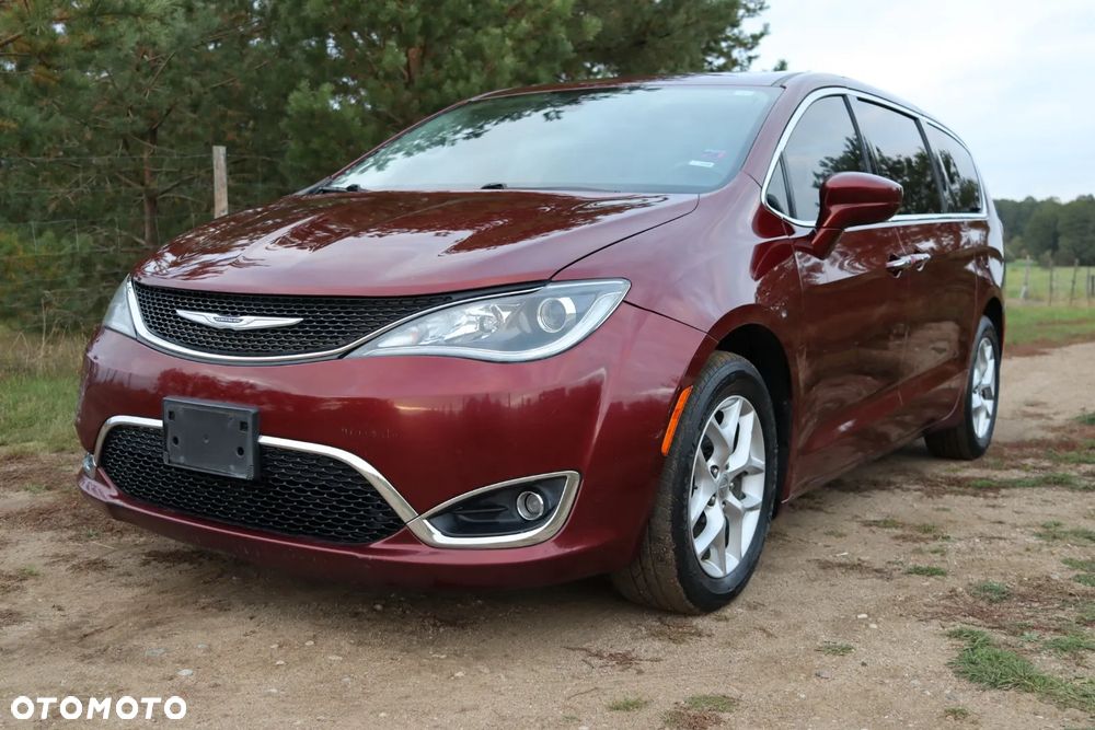 Chrysler Pacifica - 33