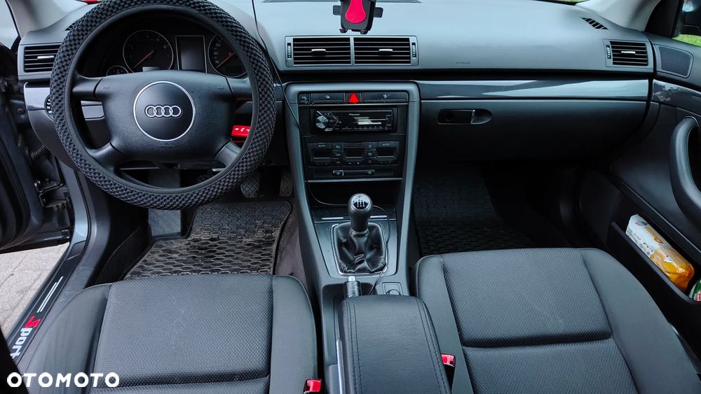 Audi A4 Limousine - 13