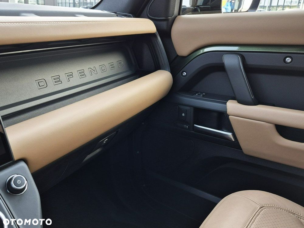 Land Rover Defender - 39