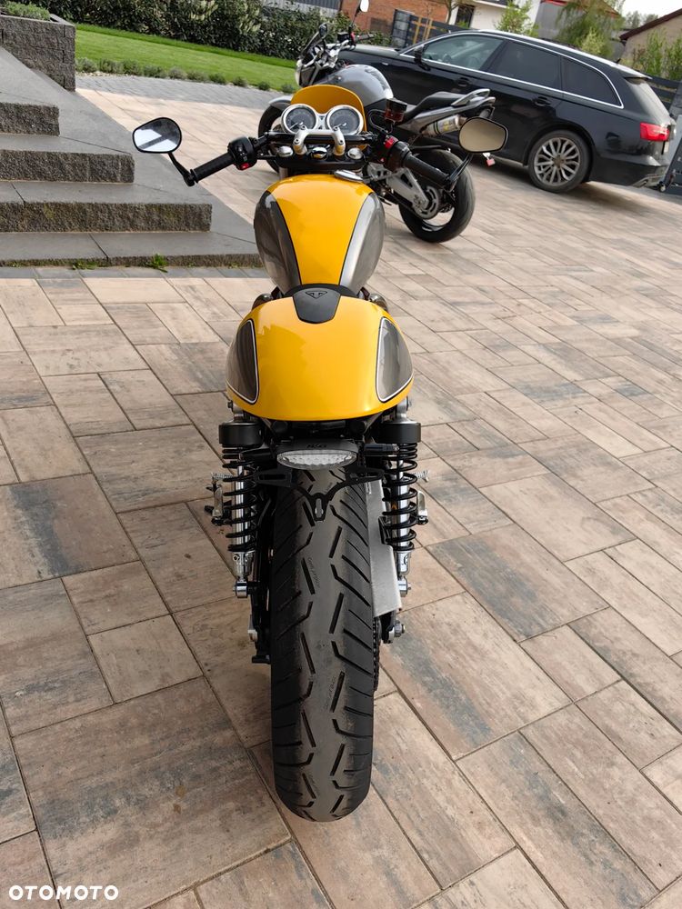 Triumph Bonneville - 14