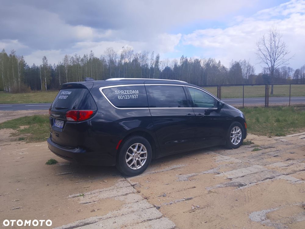Chrysler Pacifica - 4