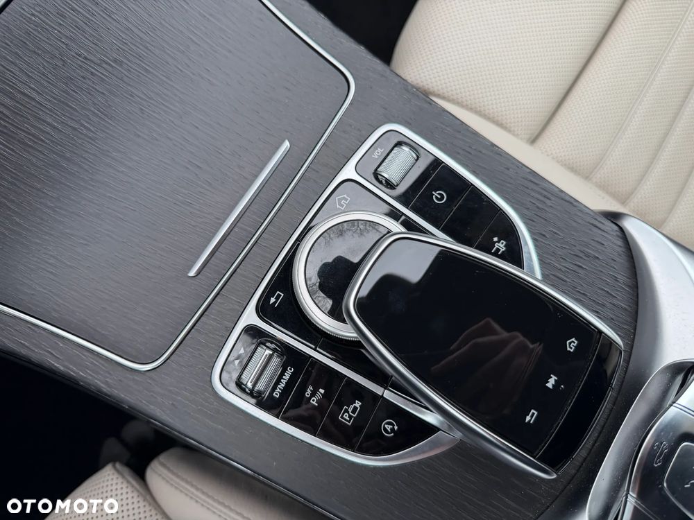 Mercedes-Benz Klasa C 200 4MATIC 9G-TRONIC - 18