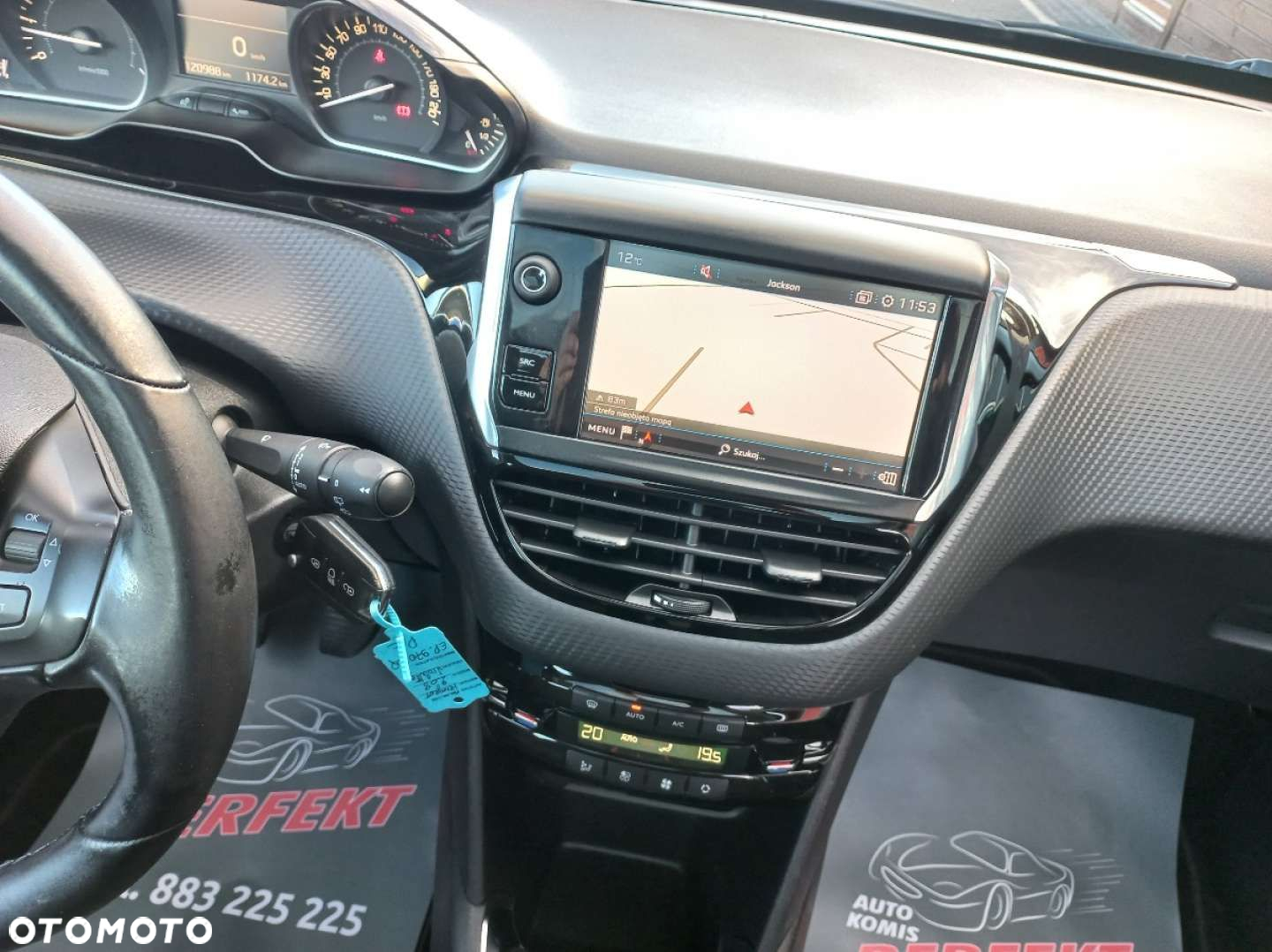 Peugeot 208 - 23
