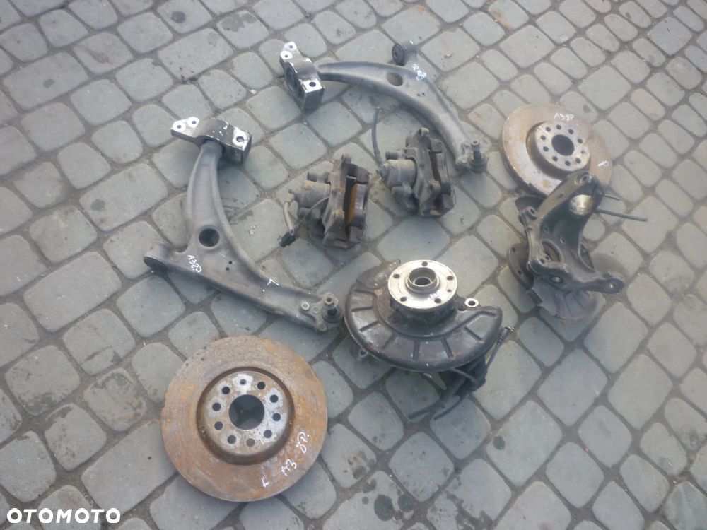 Piasta wahacz zacisk tarcza Audi A3 8P - 1