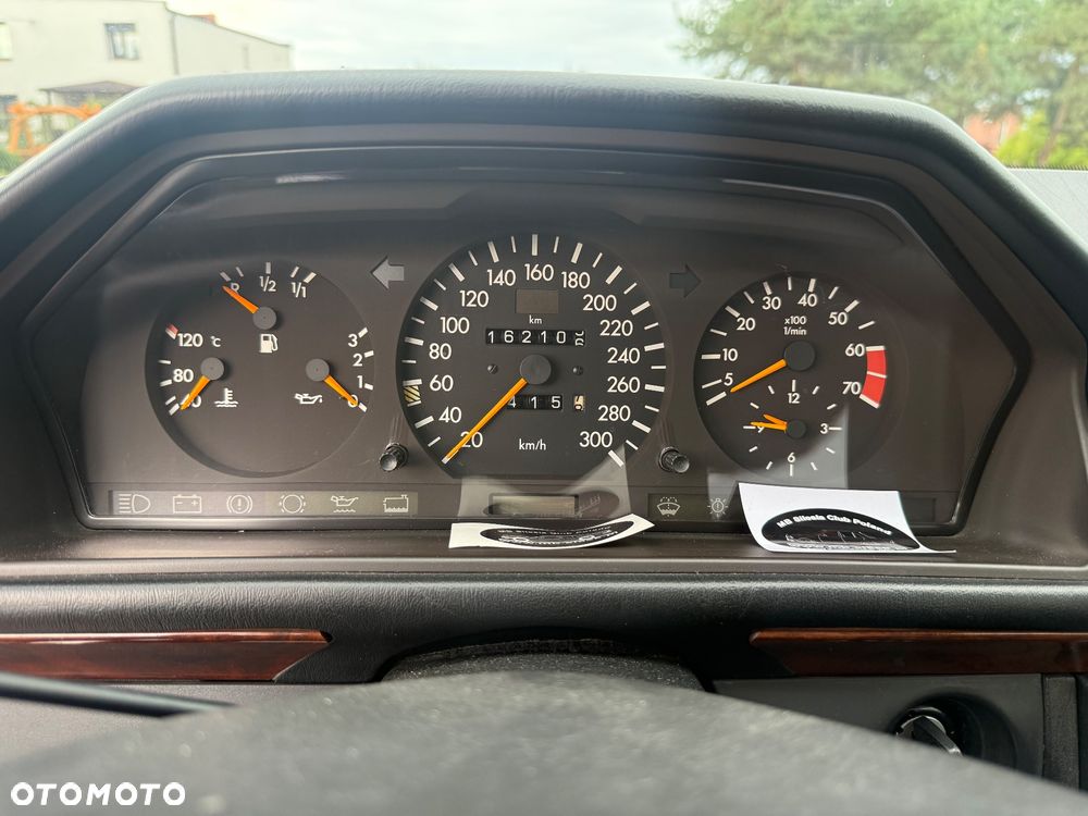 Mercedes-Benz W124 (1984-1993) - 23