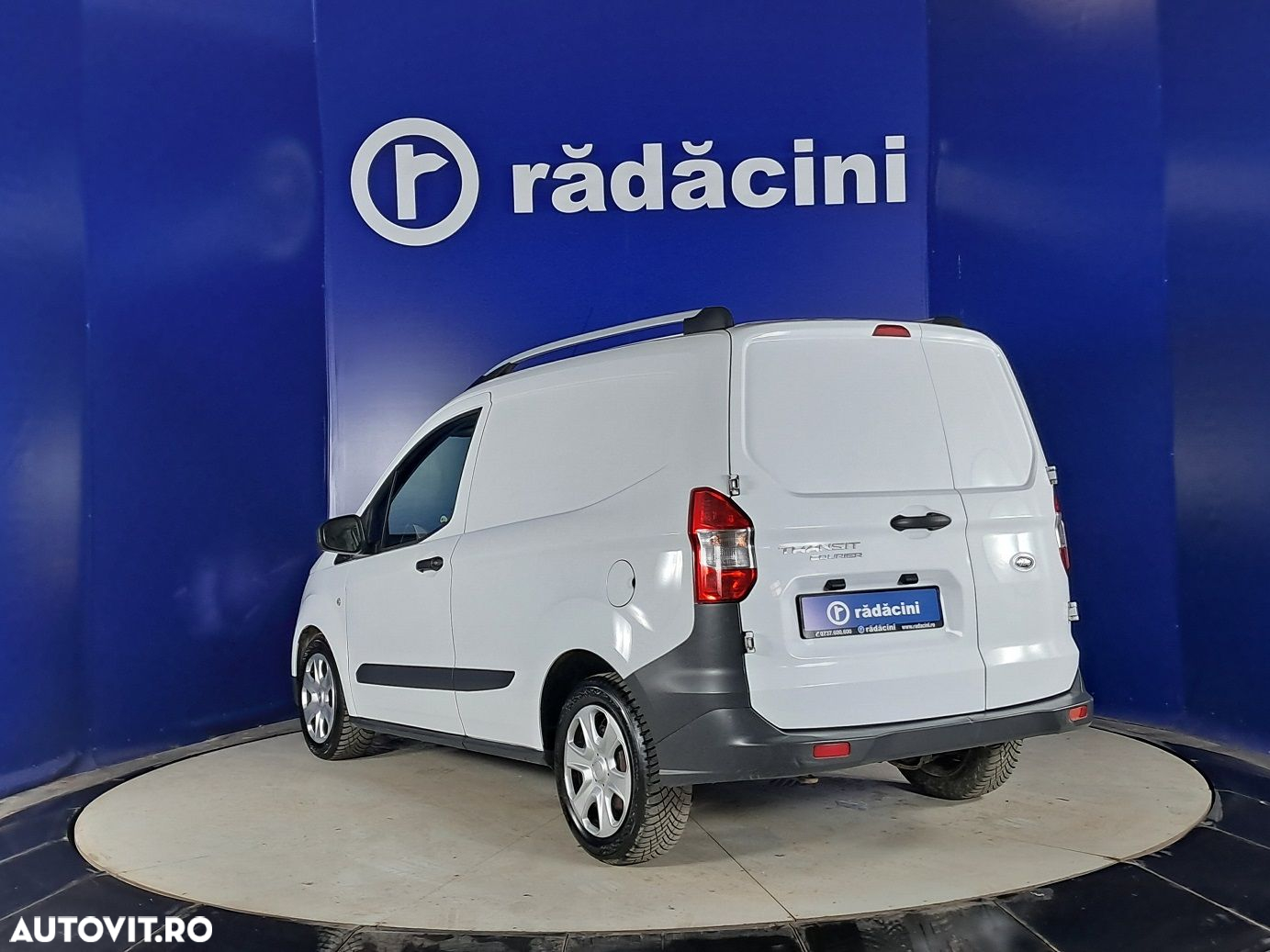 Ford Tourneo Courier - 9