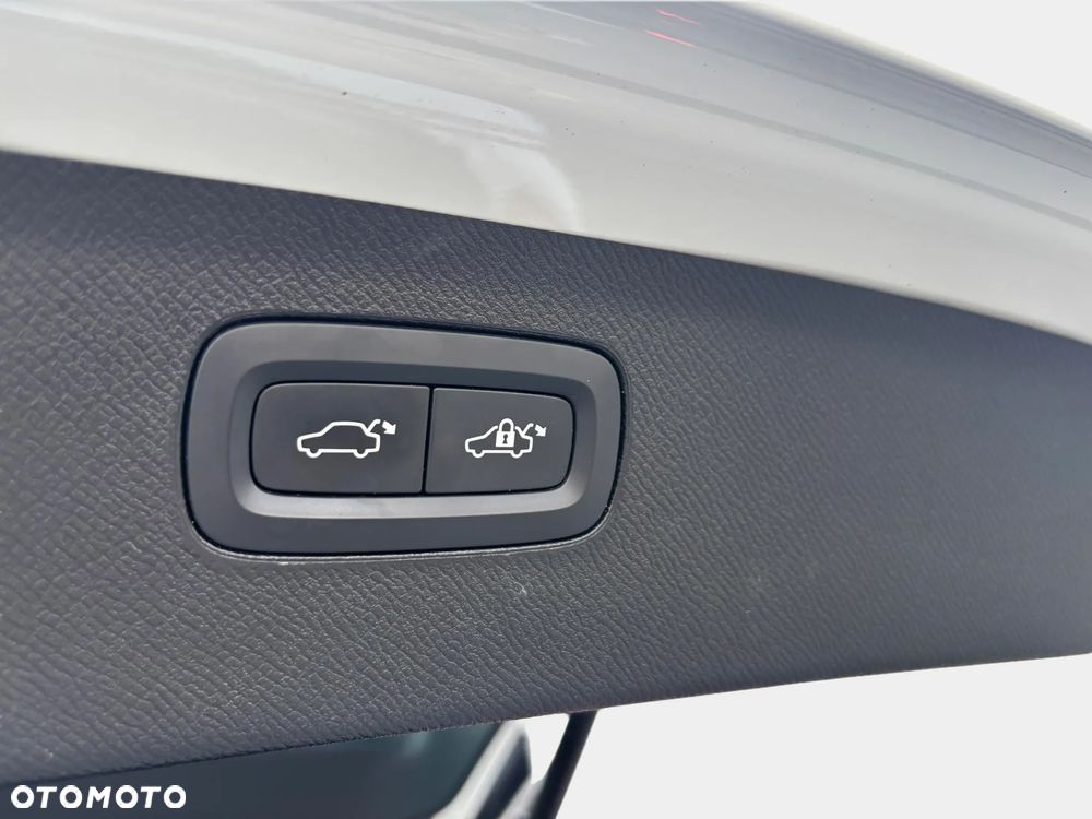 Volvo XC 90 B5 D AWD Inscription 7os - 28