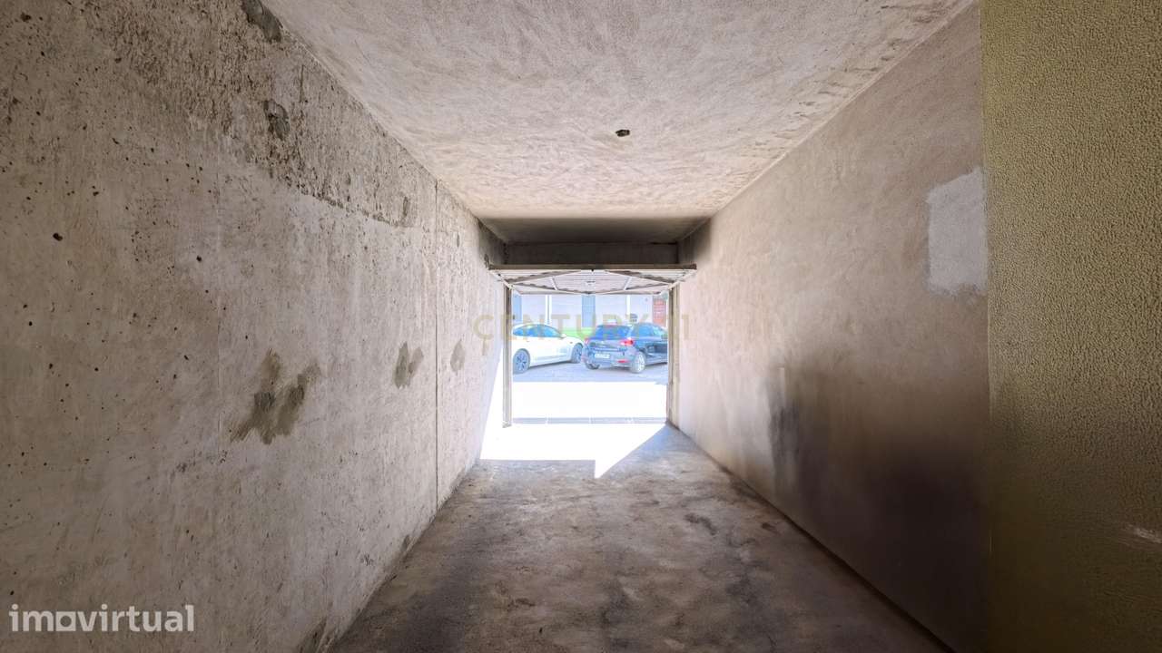 Garagem para venda no centro de Viseu junto à Central de Camionagem - Grande imagem: 5/5