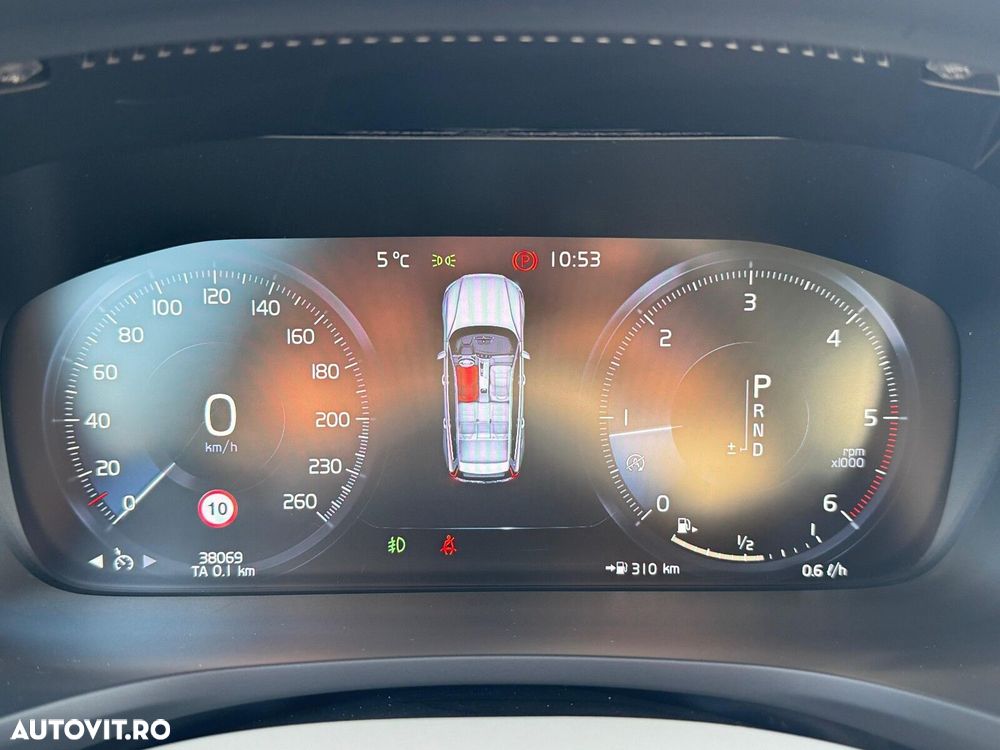 Volvo V60 B4 MHEV AT8 FWD Momentum Pro - 6