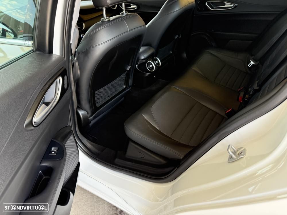 Alfa Romeo Giulia 2.2 D Super AT8 - 19