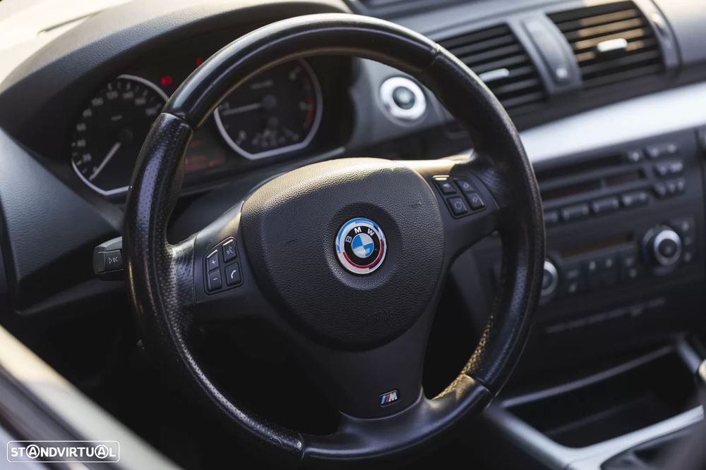 BMW 118 d Pack M - 17
