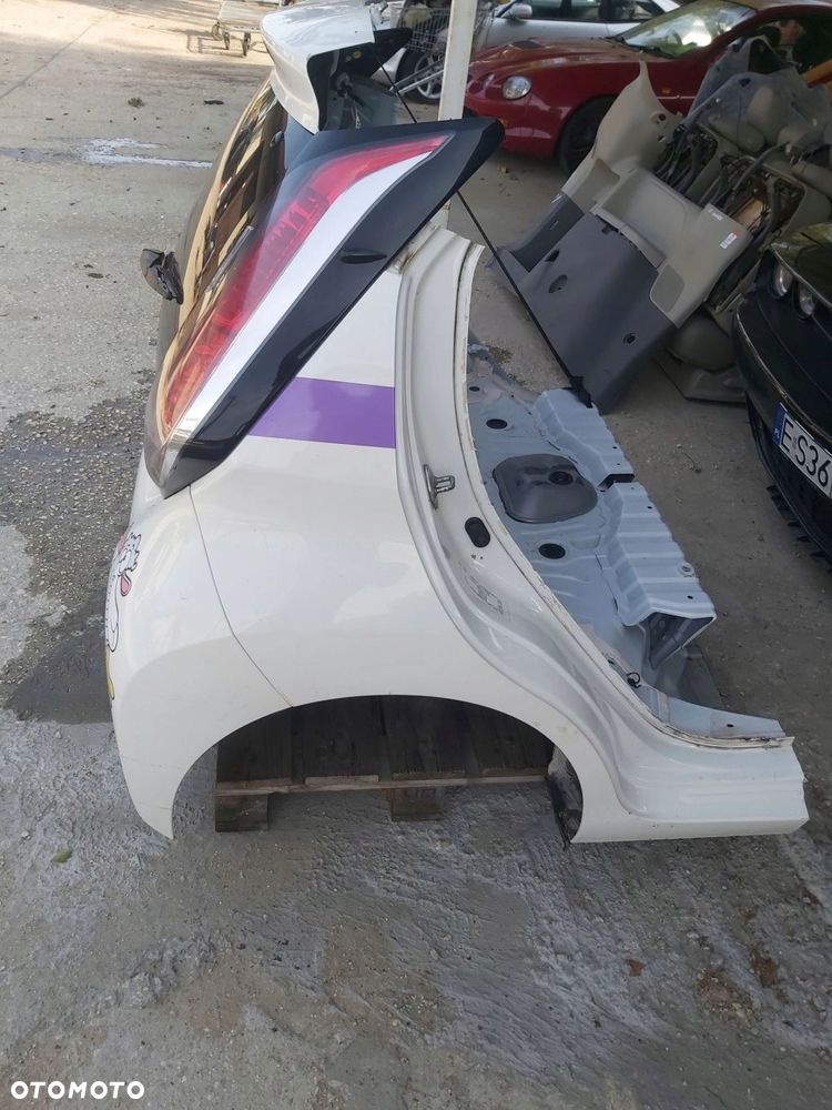 Toyota AYGO II tył zderzak klapa błotnik lewy prawy pas tylny lampa podłoga - 4