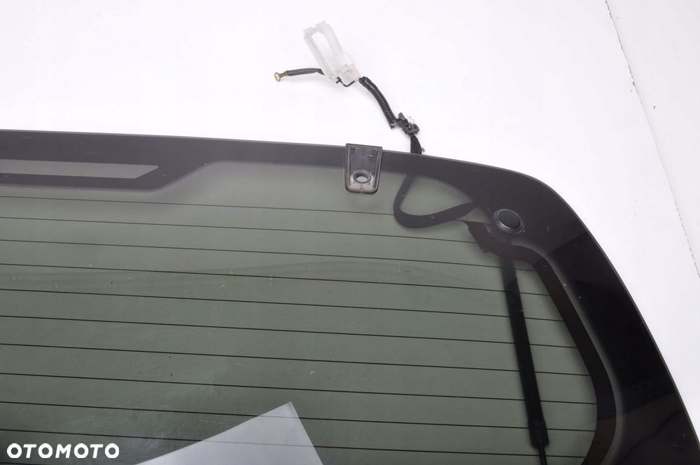 NISSAN PATHFINDER III R51 SZYBA TYŁ TYLNA KLAPY - 2