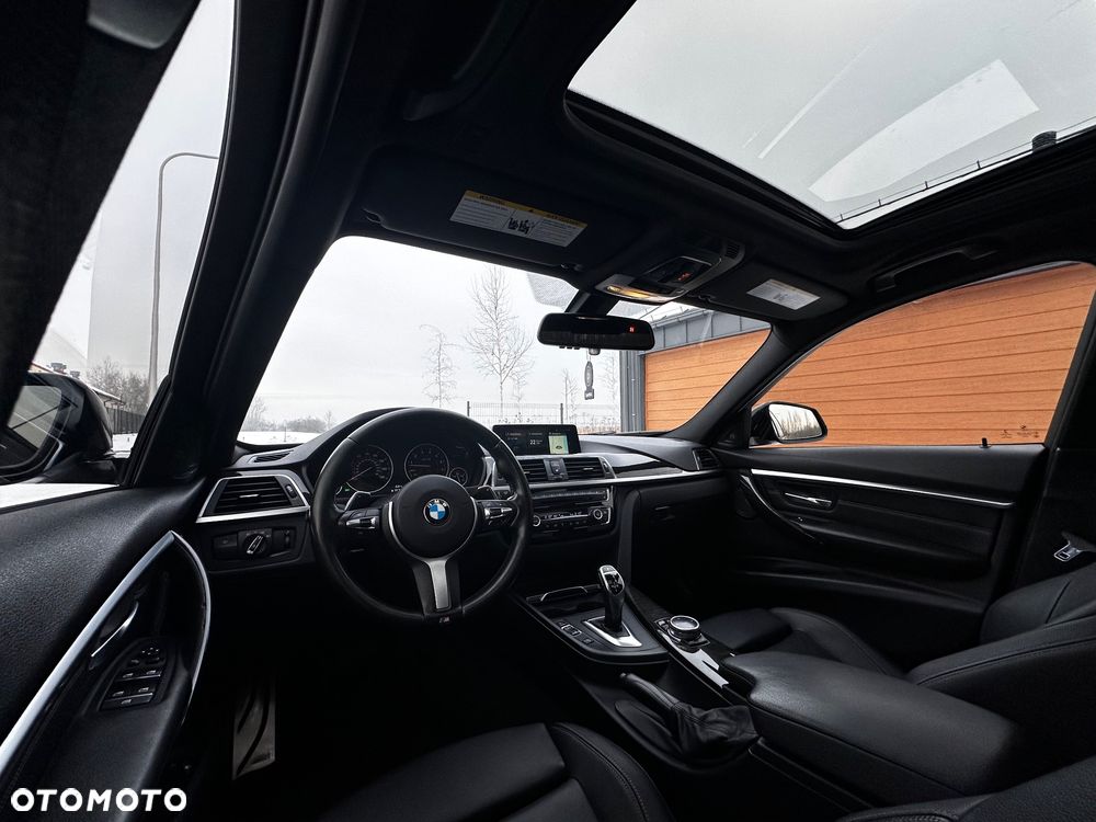 BMW Seria 3 340i Edition M Sport Shadow - 24