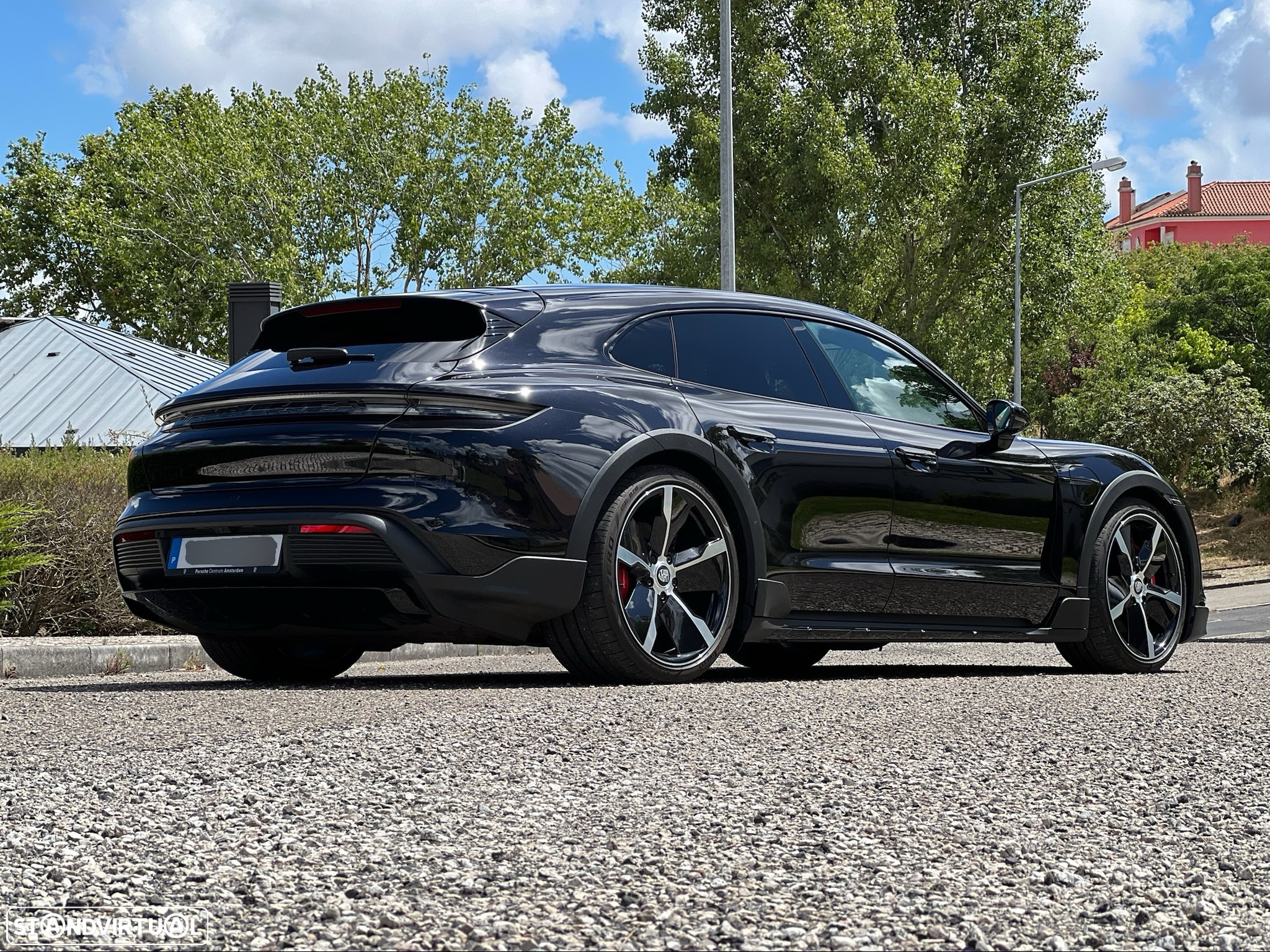 Porsche Taycan Cross Turismo 4S - 37