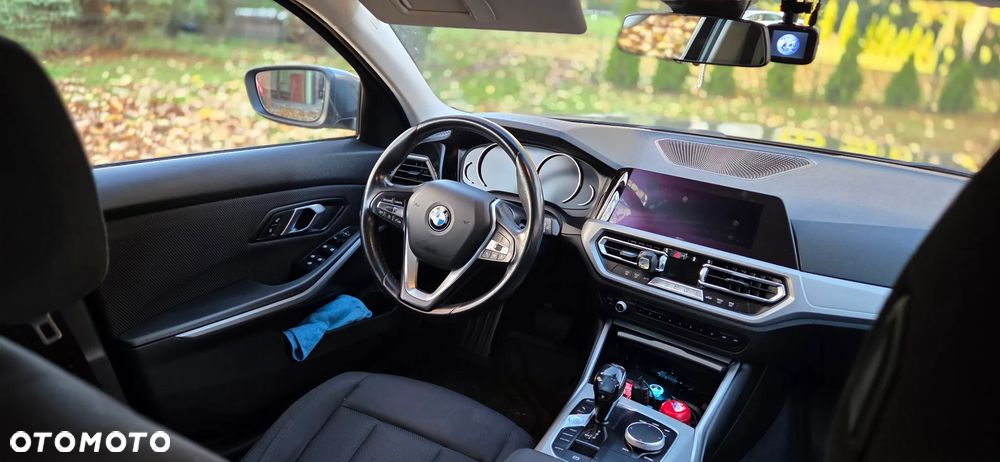 BMW Seria 3 318d Sport Line - 15