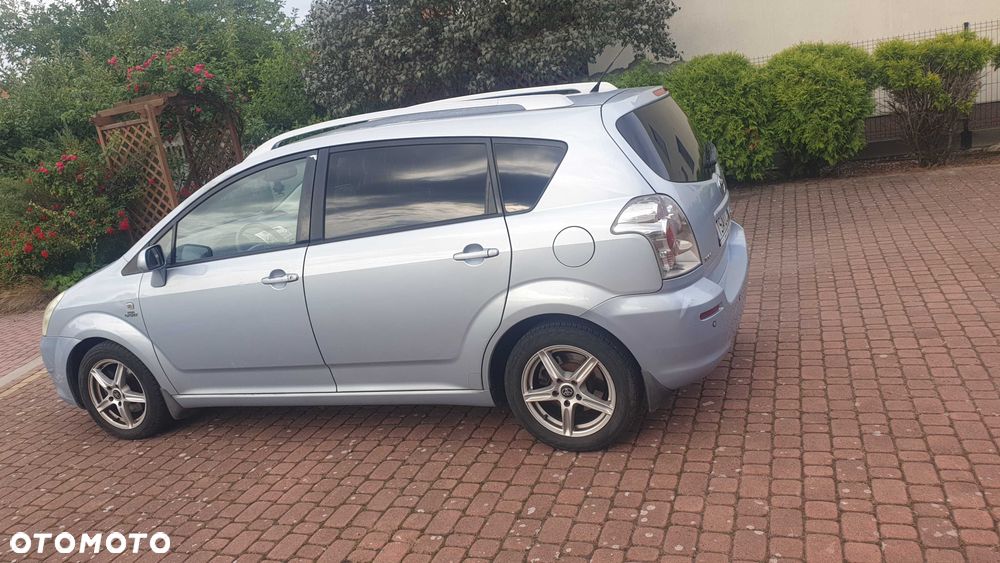 Toyota Corolla Verso - 1