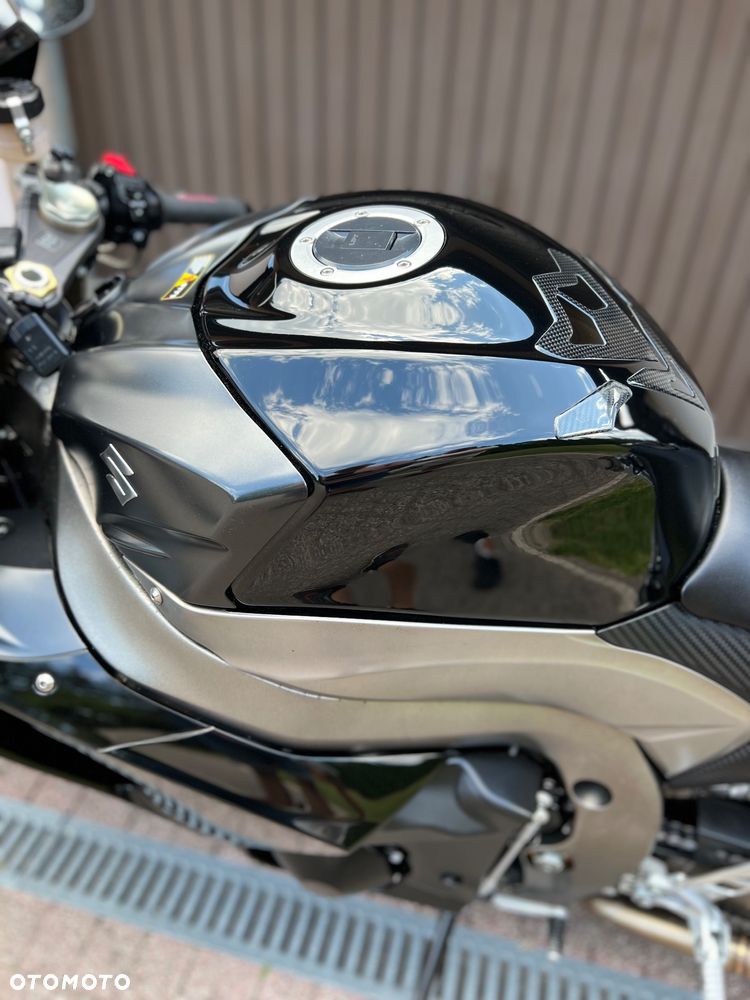 Suzuki GSX-R - 22
