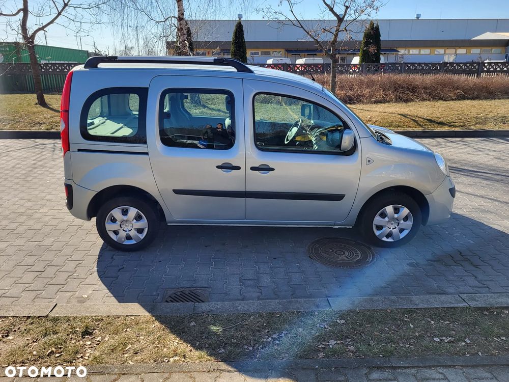 Renault Kangoo 1.6 8V 90 Happy Family - 8