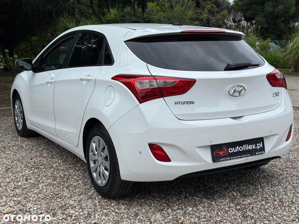 Kia Ceed - 33